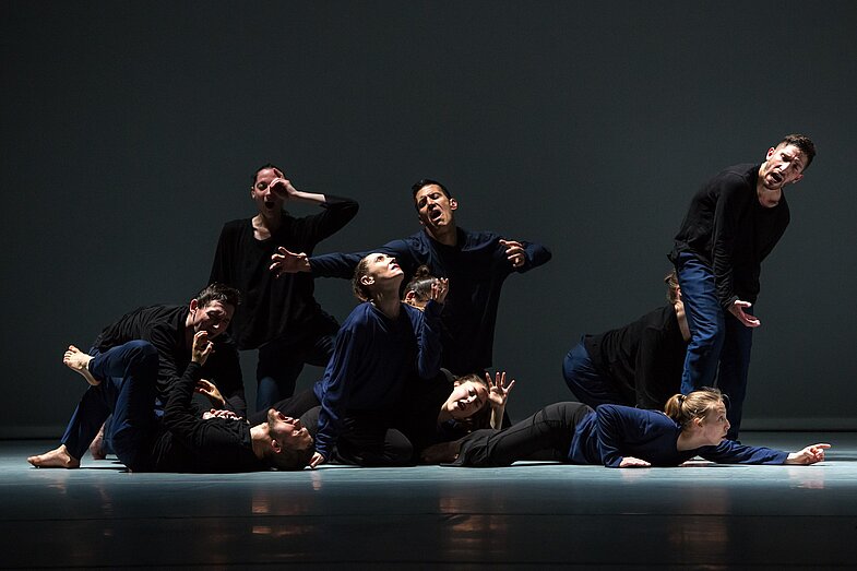 Soft virtuosity, still humid, on the edge & HENRI MICHAUX : MOUVEMENTS