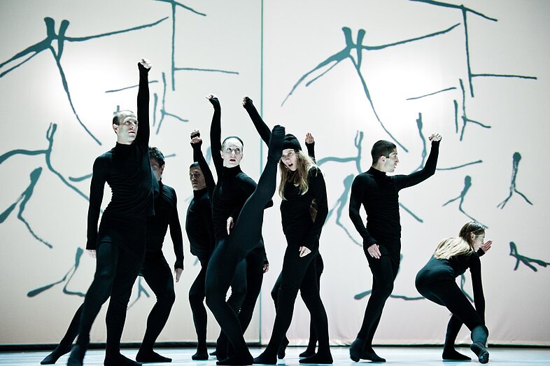 Soft virtuosity, still humid, on the edge & HENRI MICHAUX : MOUVEMENTS