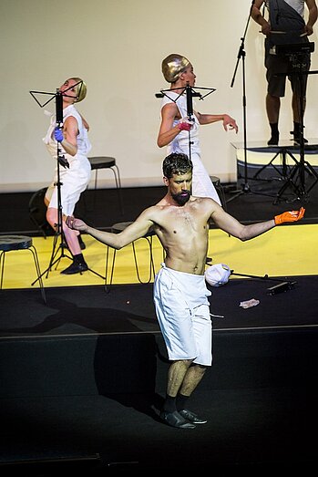 Bacchae – Prelude to a Purge