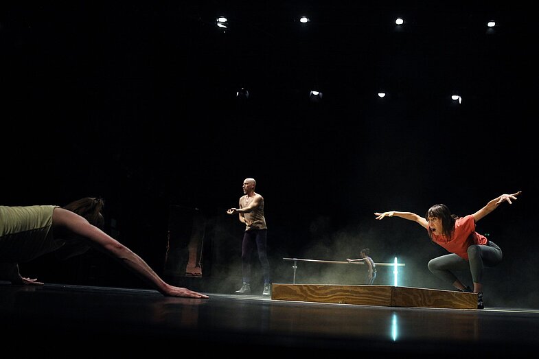 Those specks of dust (Kat Válastur) & 7 Dialogues (Matteo Fargion)